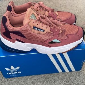 Addidas Falcon Sneaker